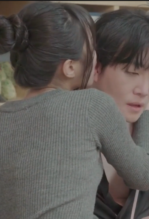 每月一次真正的陷入魔咒的女人封面图